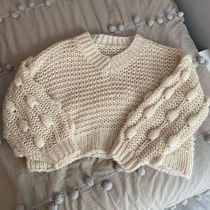Vestique Chunky Knit Cream Sweater